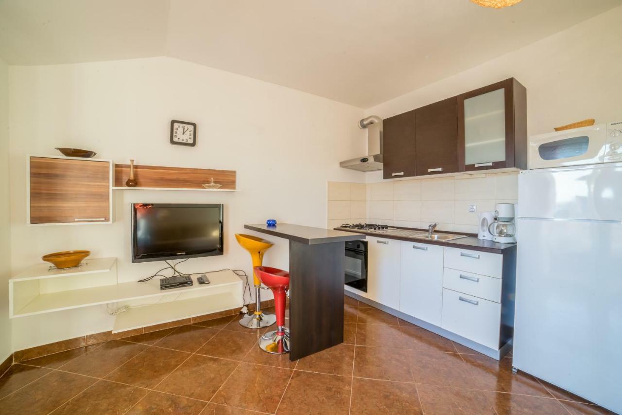 Apartments Jakovcev Betina  Exterior foto